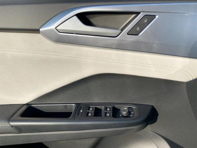 Photo of 2025 Monument Gray Volkswagen Taos