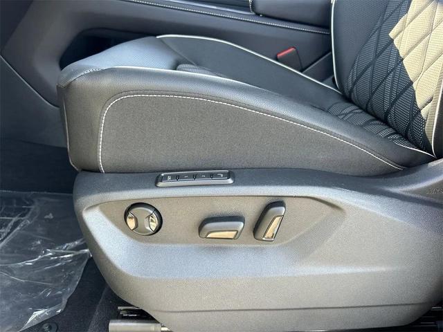 Photo of 2025 Pure Gray Volkswagen Atlas