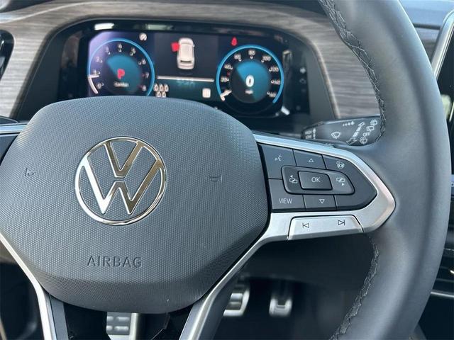 Photo of 2025 Pure Gray Volkswagen Atlas