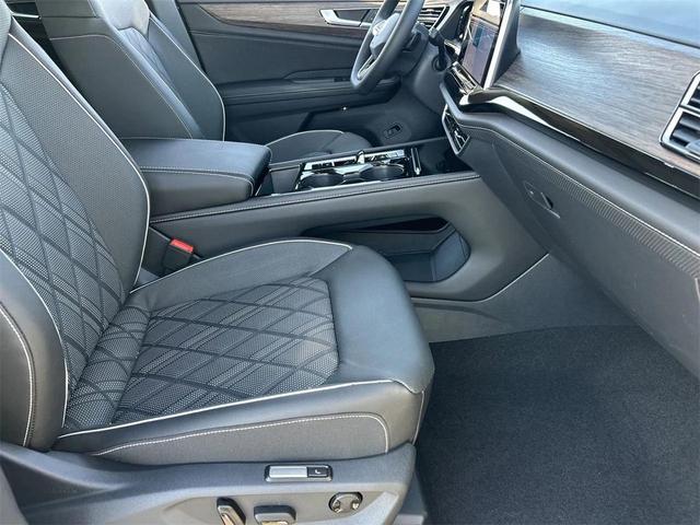 Photo of 2025 Pure Gray Volkswagen Atlas