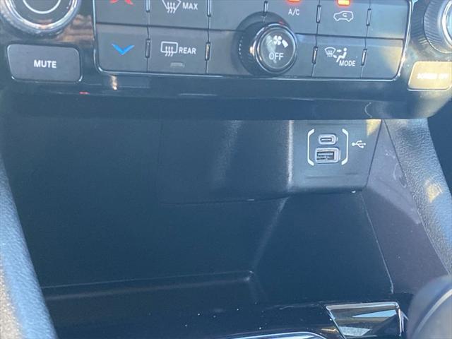 Photo of 2022 Bright White Jeep Compass
