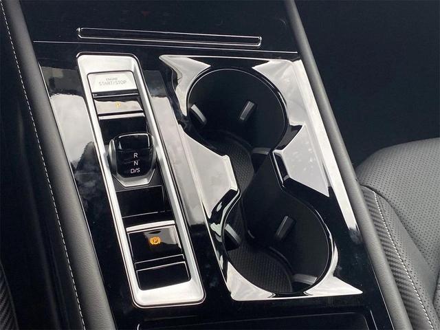 Photo of 2026 pure gray Volkswagen Atlas Cross Sport