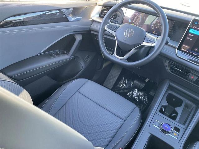 Photo of 2025 Pure White Volkswagen Tiguan
