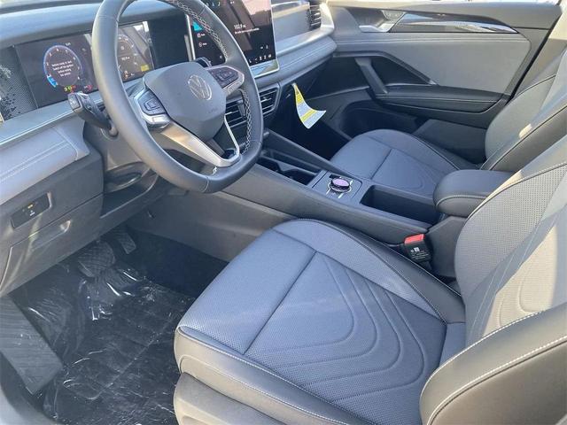 Photo of 2025 Pure White Volkswagen Tiguan