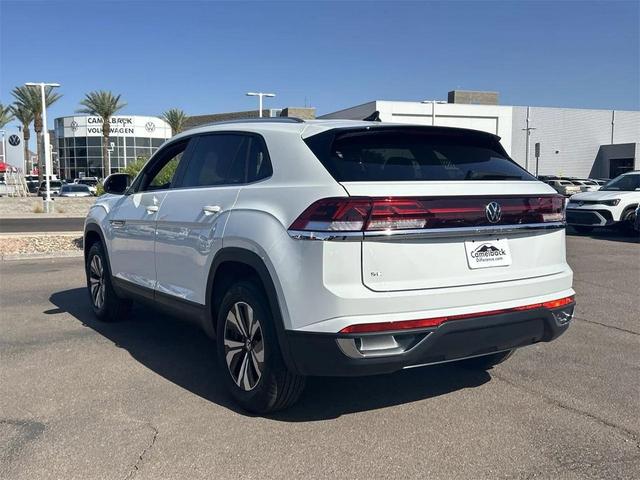 Photo of 2025 Pure White Volkswagen Atlas Cross Sport