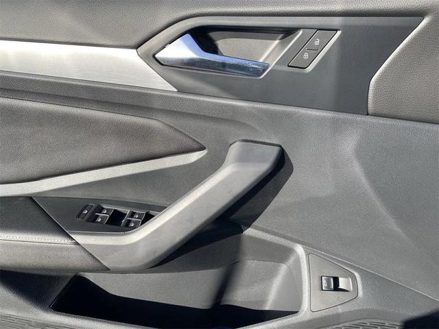 Photo of 2025 Platinum Gray Volkswagen Jetta