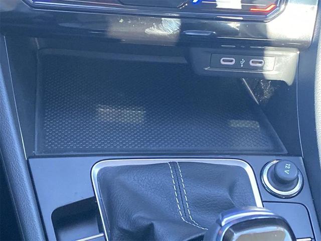 Photo of 2025 Platinum Gray Volkswagen Jetta