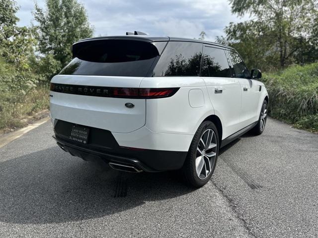 Photo of 2023 Fuji White Land Rover Range Rover Sport