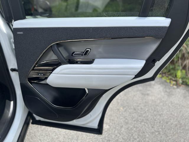 Photo of 2023 Fuji White Land Rover Range Rover Sport