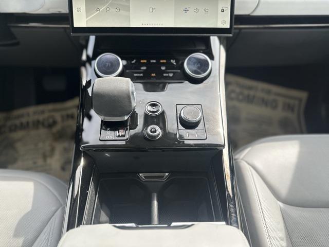 Photo of 2023 Fuji White Land Rover Range Rover Sport