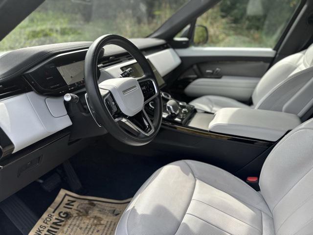 Photo of 2023 Fuji White Land Rover Range Rover Sport