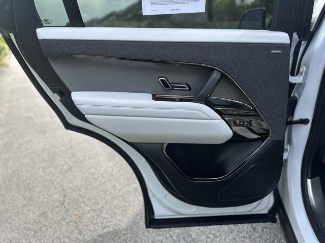 Photo of 2023 Fuji White Land Rover Range Rover Sport