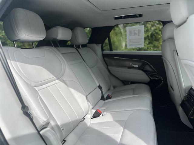 Photo of 2023 Fuji White Land Rover Range Rover Sport