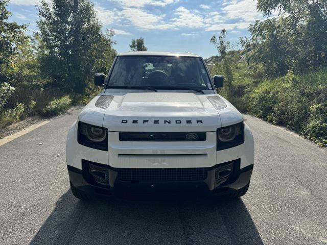 Photo of 2025 Fuji White Land Rover Defender