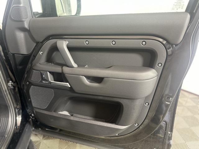 Photo of 2025 Santorini Black Land Rover Defender