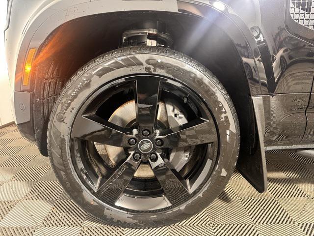 Photo of 2025 Santorini Black Land Rover Defender