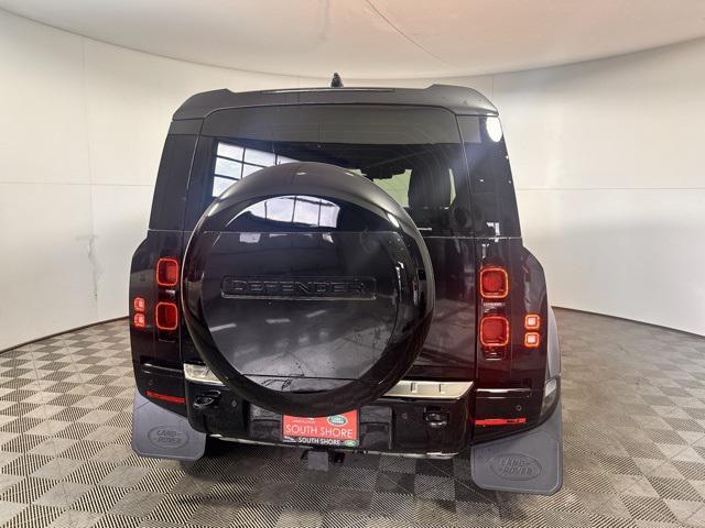Photo of 2025 Santorini Black Land Rover Defender