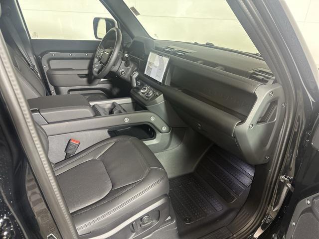 Photo of 2025 Santorini Black Land Rover Defender