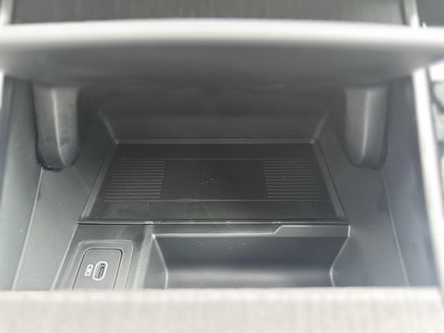 Photo of 2026 Santorini Black Land Rover Range Rover Velar