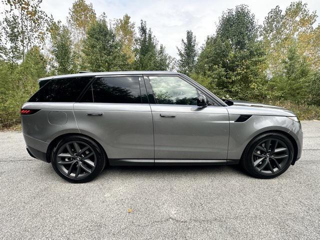 Photo of 2025 Gray Land Rover Range Rover Sport