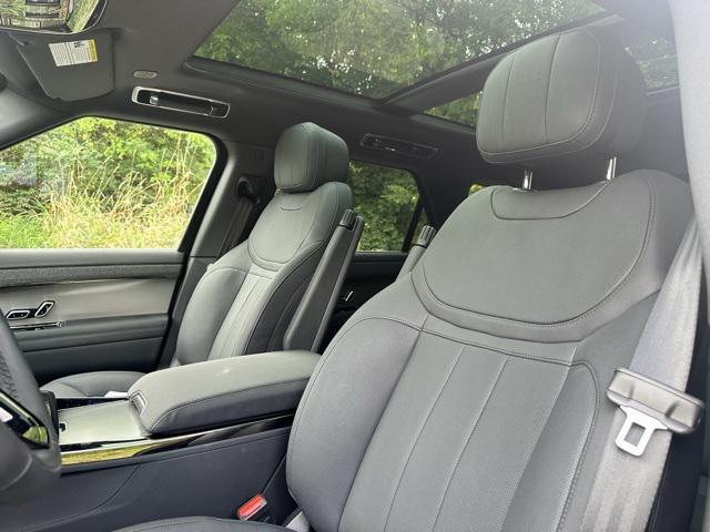 Photo of 2025 Gray Land Rover Range Rover Sport