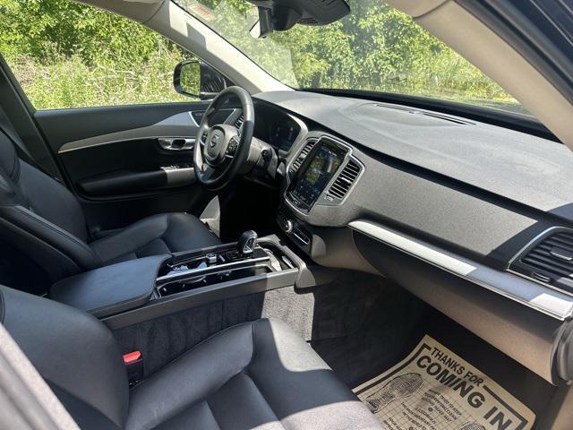 Photo of 2024 Onyx Black Metallic Volvo XC90