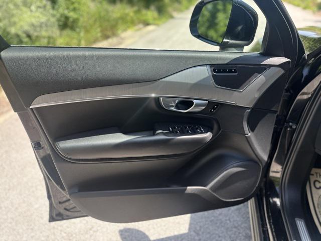 Photo of 2024 Onyx Black Metallic Volvo XC90