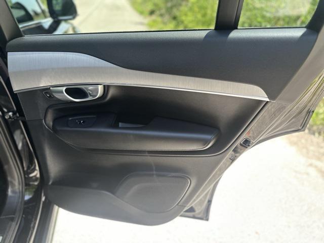 Photo of 2024 Onyx Black Metallic Volvo XC90