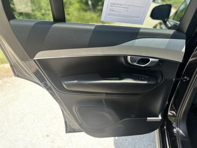 Photo of 2024 Onyx Black Metallic Volvo XC90