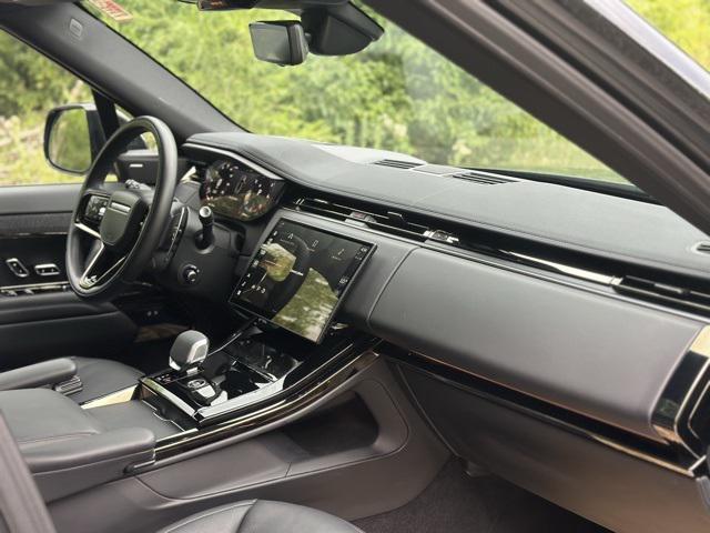 Photo of 2024 Gray Land Rover Range Rover Sport
