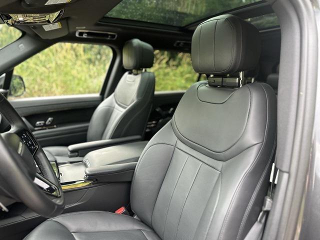Photo of 2024 Gray Land Rover Range Rover Sport