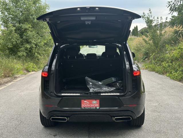 Photo of 2024 Gray Land Rover Range Rover Sport