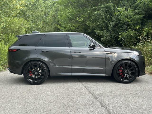 Photo of 2024 Gray Land Rover Range Rover Sport