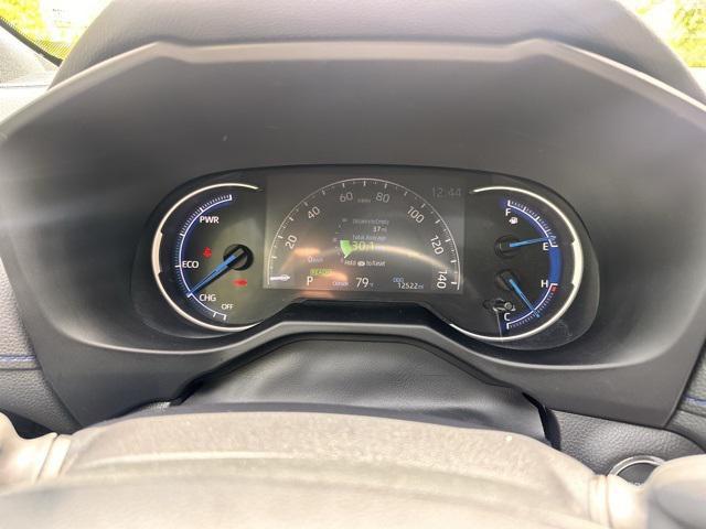 Photo of 2024 White Toyota RAV4 Hybrid