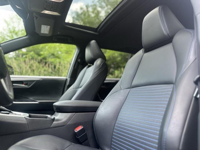 Photo of 2024 White Toyota RAV4 Hybrid