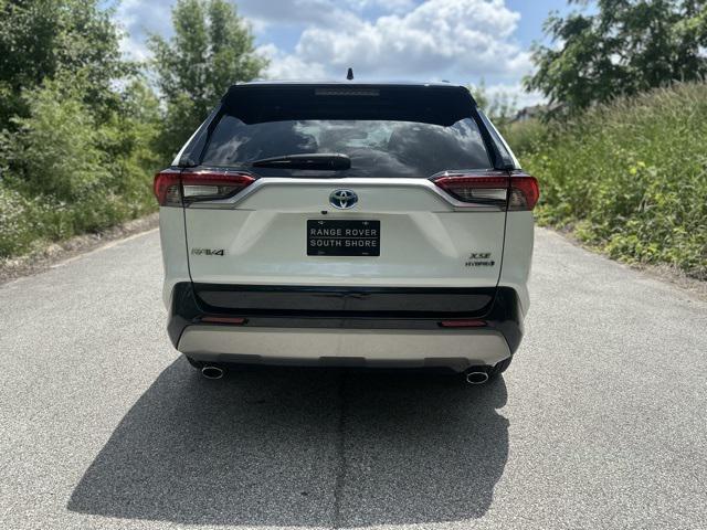 Photo of 2024 White Toyota RAV4 Hybrid