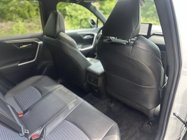 Photo of 2024 White Toyota RAV4 Hybrid
