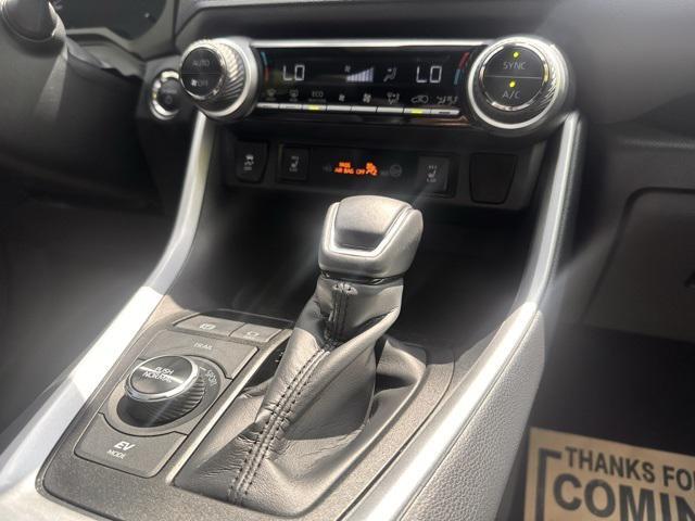 Photo of 2024 White Toyota RAV4 Hybrid