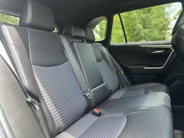Photo of 2024 White Toyota RAV4 Hybrid