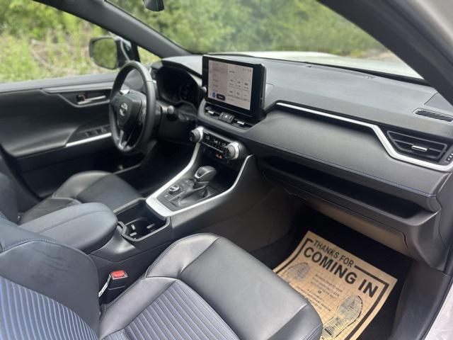 Photo of 2024 White Toyota RAV4 Hybrid