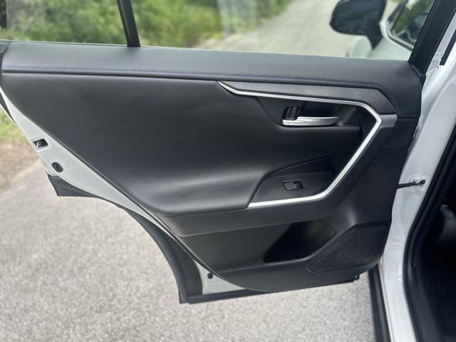 Photo of 2024 White Toyota RAV4 Hybrid