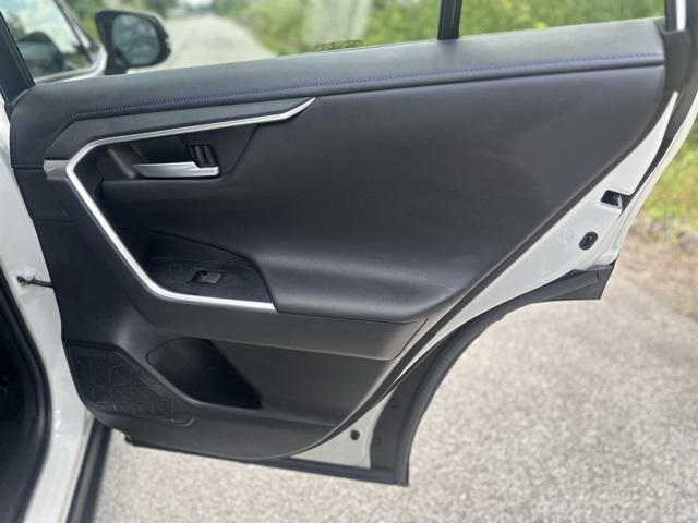 Photo of 2024 White Toyota RAV4 Hybrid