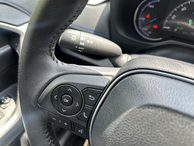 Photo of 2024 White Toyota RAV4 Hybrid