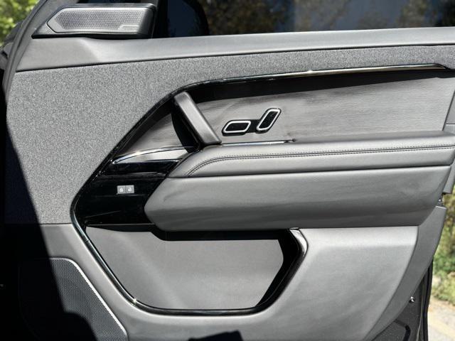 Photo of 2025 Santorini Black Metallic Land Rover Range Rover Sport