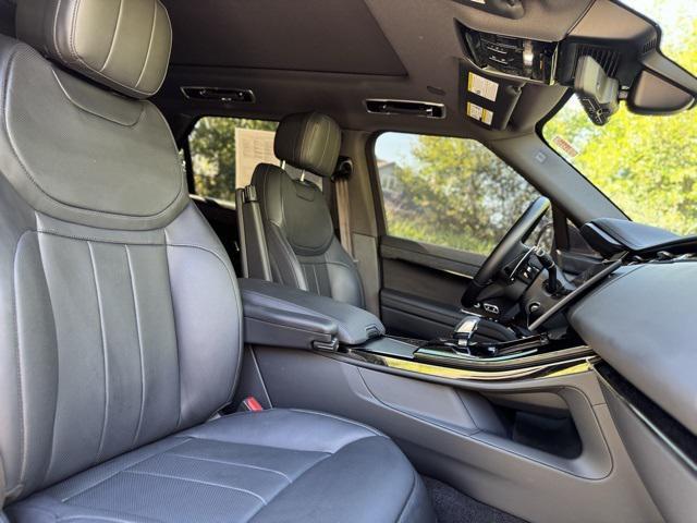 Photo of 2025 Santorini Black Metallic Land Rover Range Rover Sport