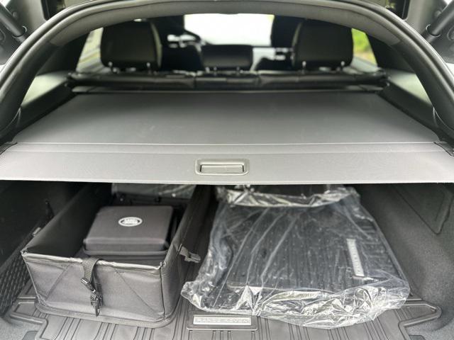Photo of 2026 Fuji White Land Rover Range Rover Velar