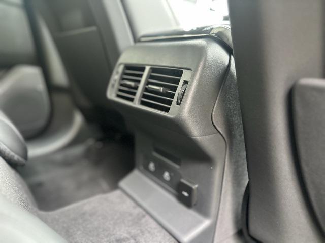 Photo of 2026 Fuji White Land Rover Range Rover Velar