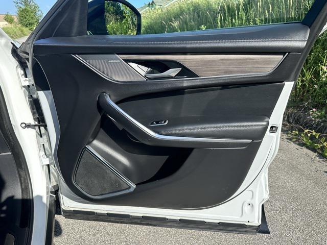 Photo of 2022 White Jaguar F-PACE