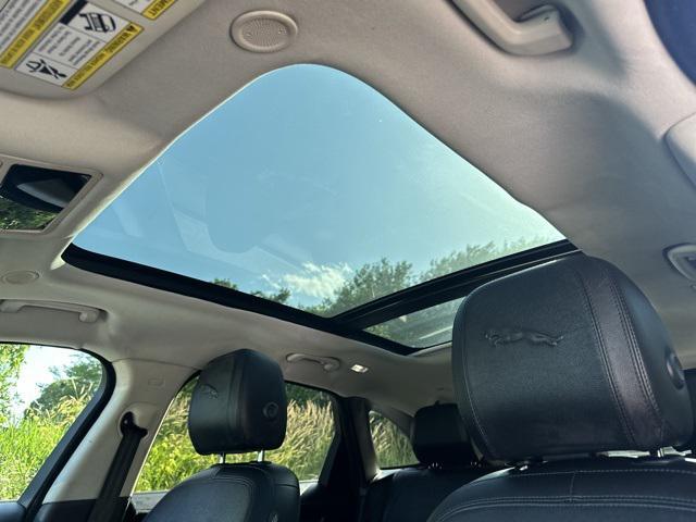 Photo of 2022 White Jaguar F-PACE