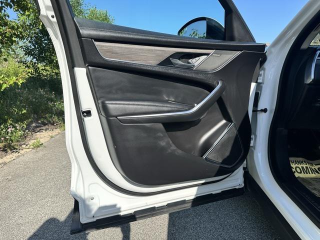 Photo of 2022 White Jaguar F-PACE